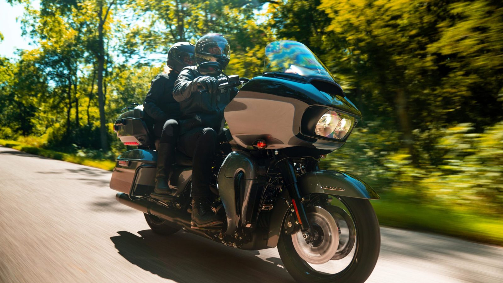 201461_my21_fltrk_riding_0055
