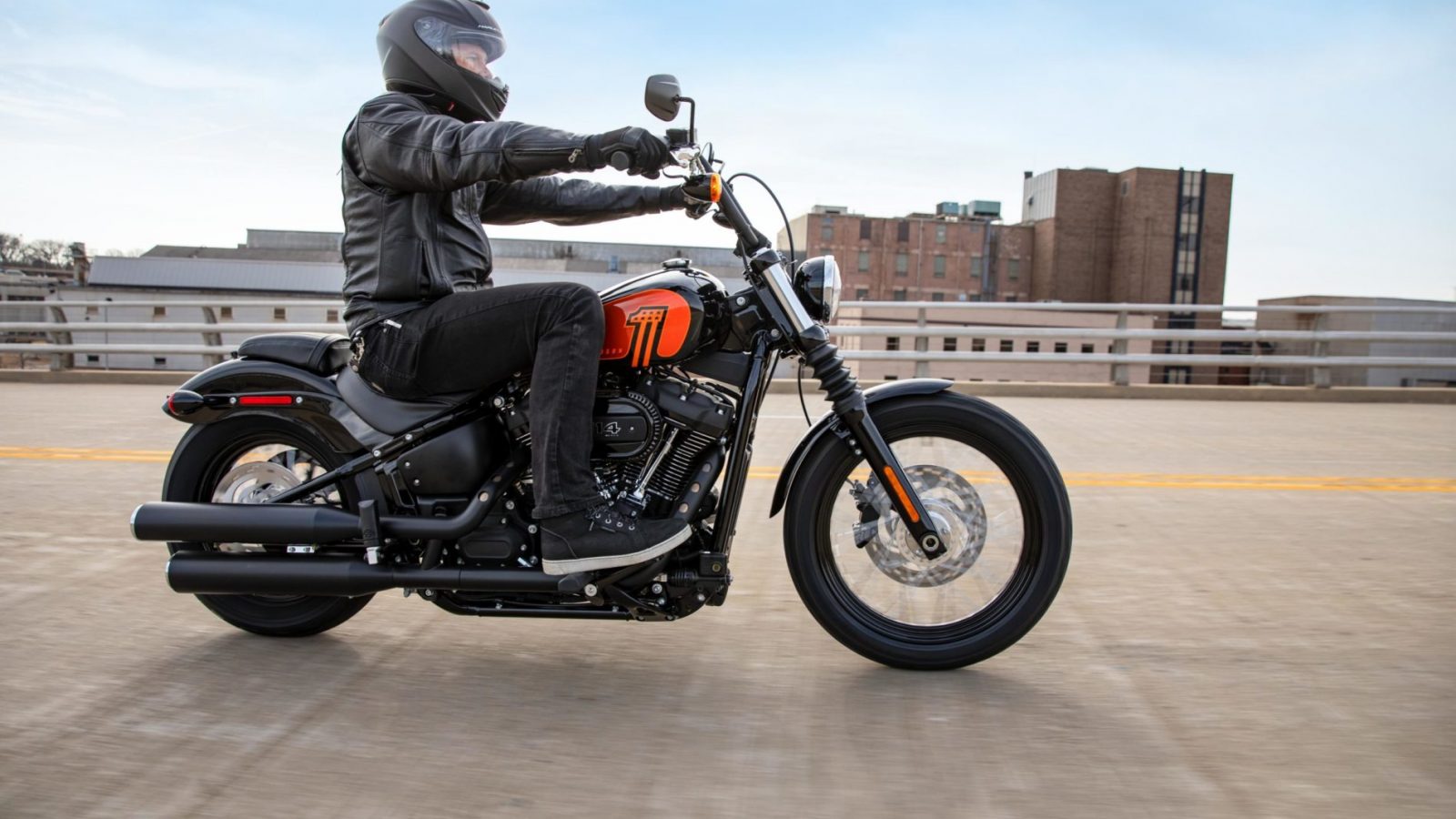 201461_my21_fxbbs_riding_0060_jk