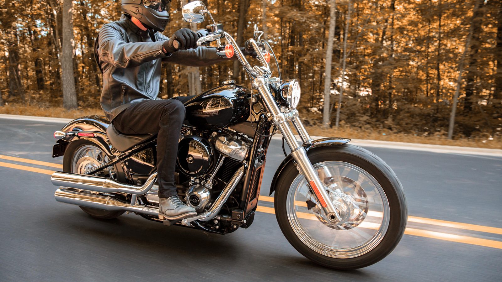 201461_my21_fxst_riding_0216_jk